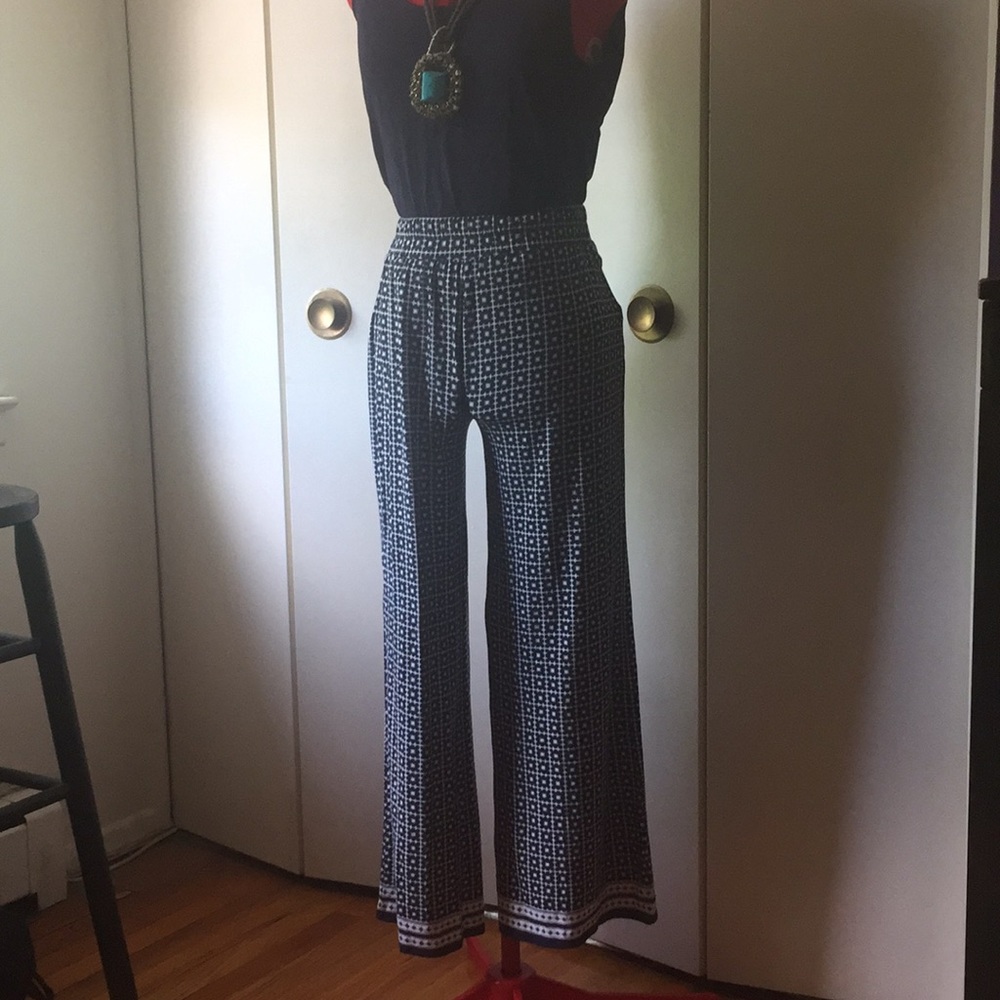 Max Studio Wide Leg Navy and White Pattered Pants